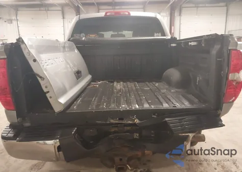 2017 Toyota Tundra Sr5 5.7L V8 z USA, uszkodzony, nr VIN 5TFDY5F12HX648692